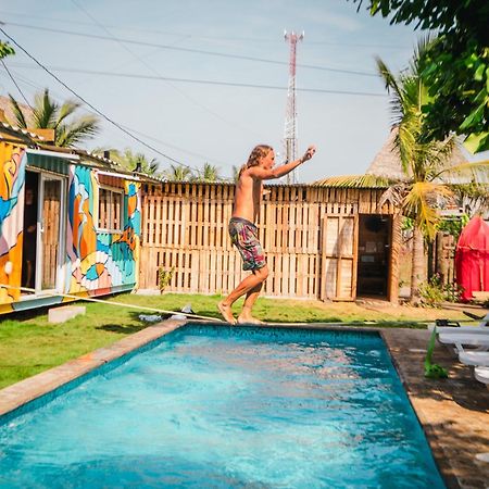 Green Belly Surf Hostel El Paredón Buena Vista Eksteriør bilde