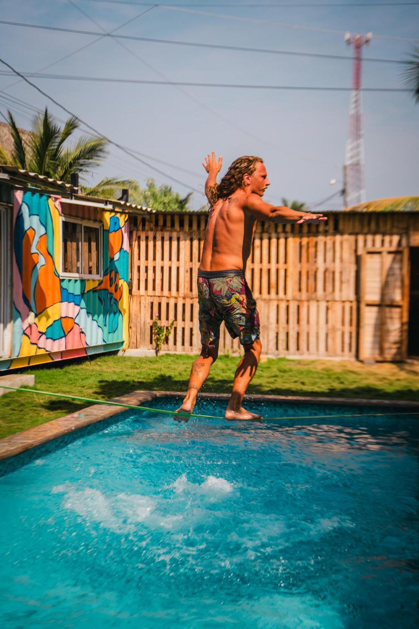 Green Belly Surf Hostel El Paredón Buena Vista Eksteriør bilde